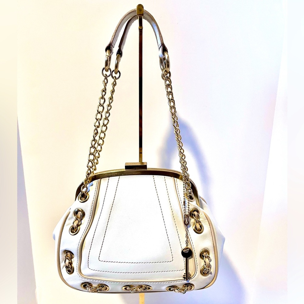 Gianni Bini Cream Leather Kisslock & Chain Shoulder Bag